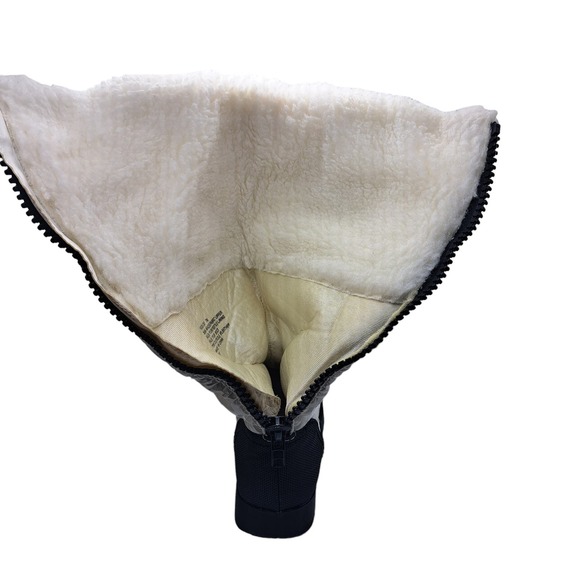 Madden Girl Iggloo Platform Puffy Snow Boots White Size 7M - Picture 6 of 16